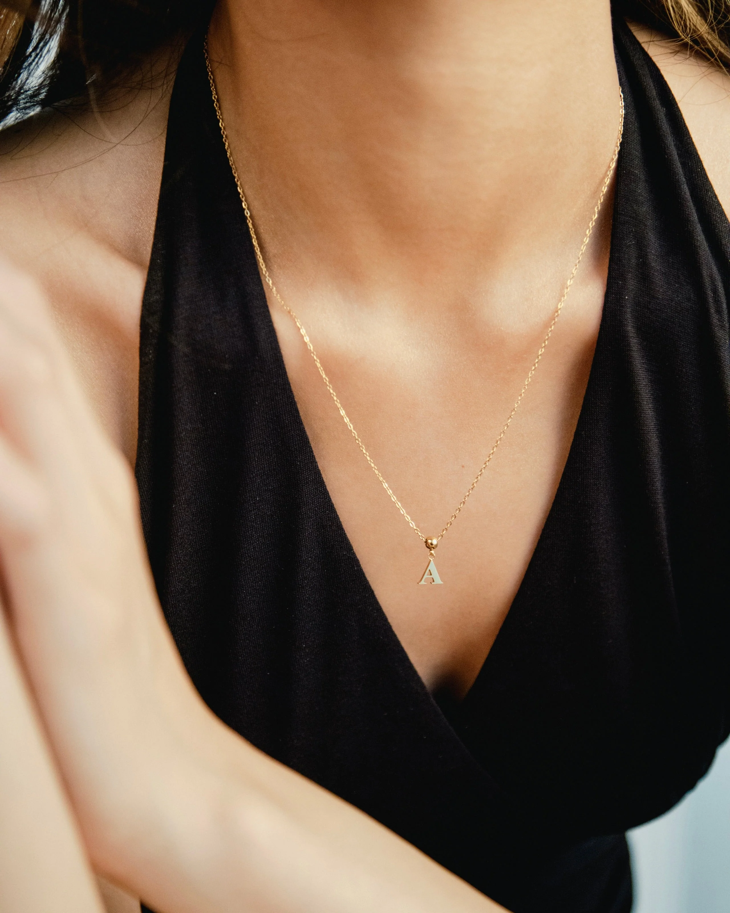 A Classic Initial Charm Gold - Image 2
