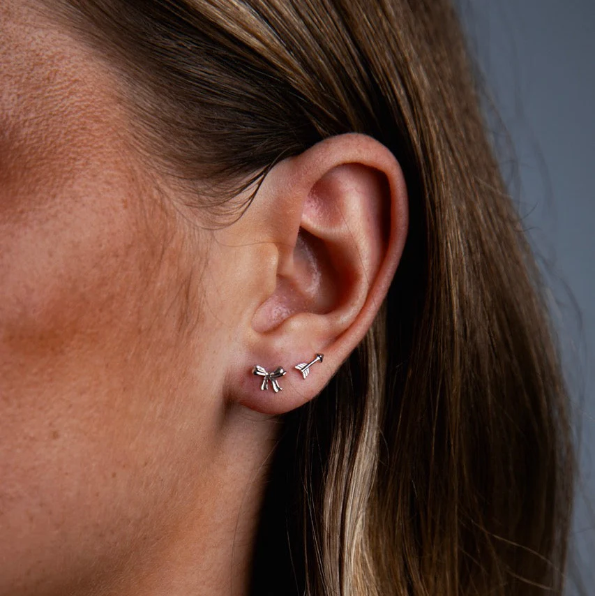 Arrow Stud Earrings Silver - Image 4
