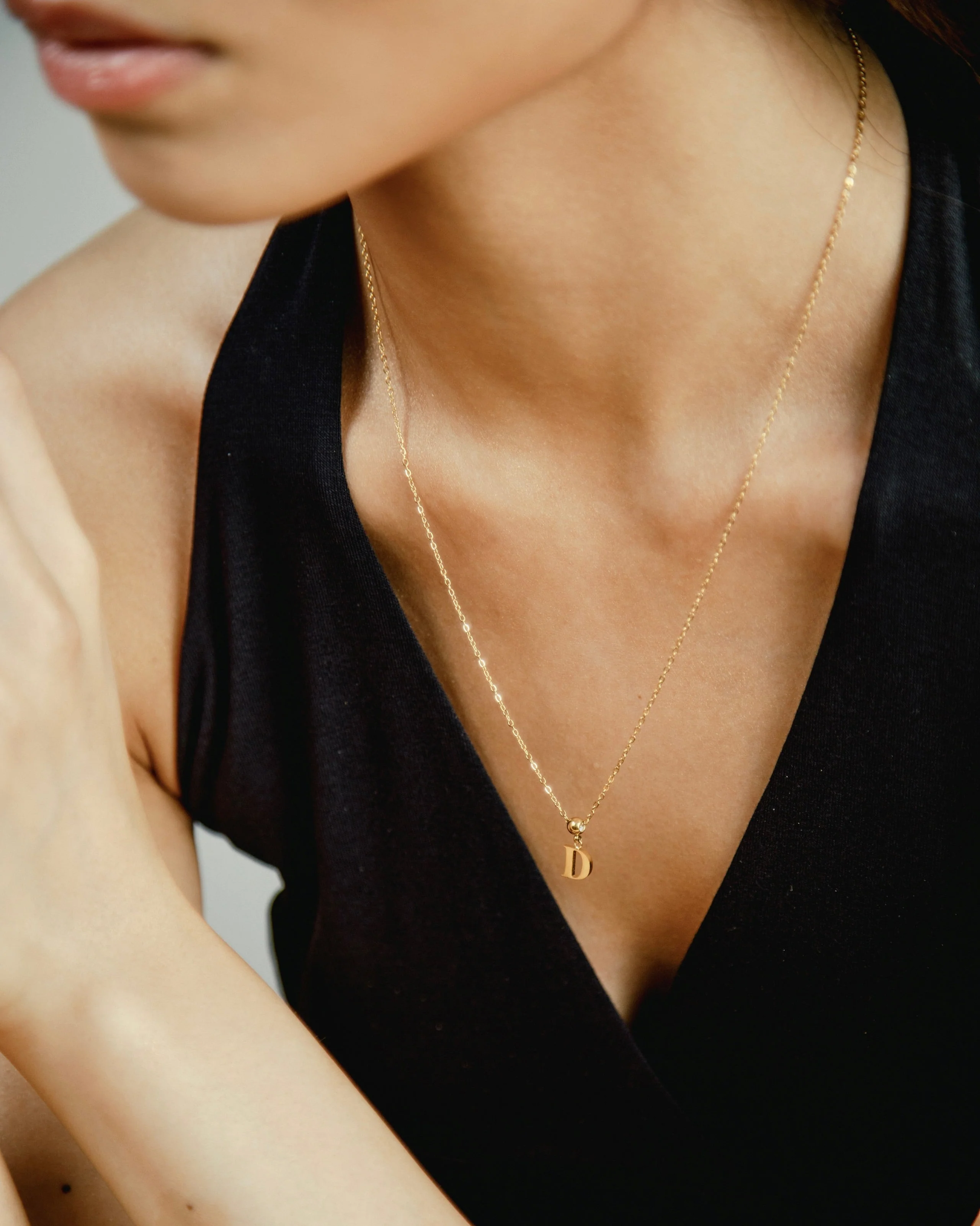 D Classic Initial Charm Gold - Image 2