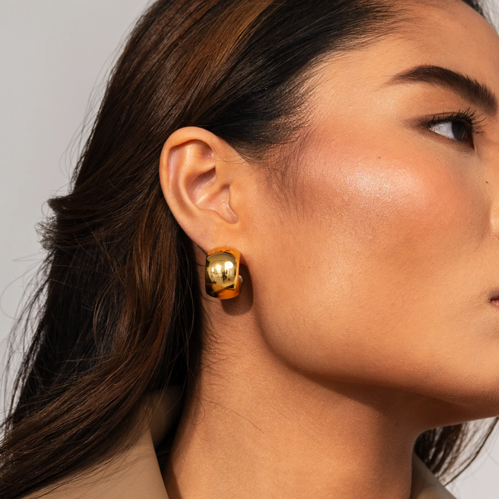 Dolce Stud Earrings - Image 3