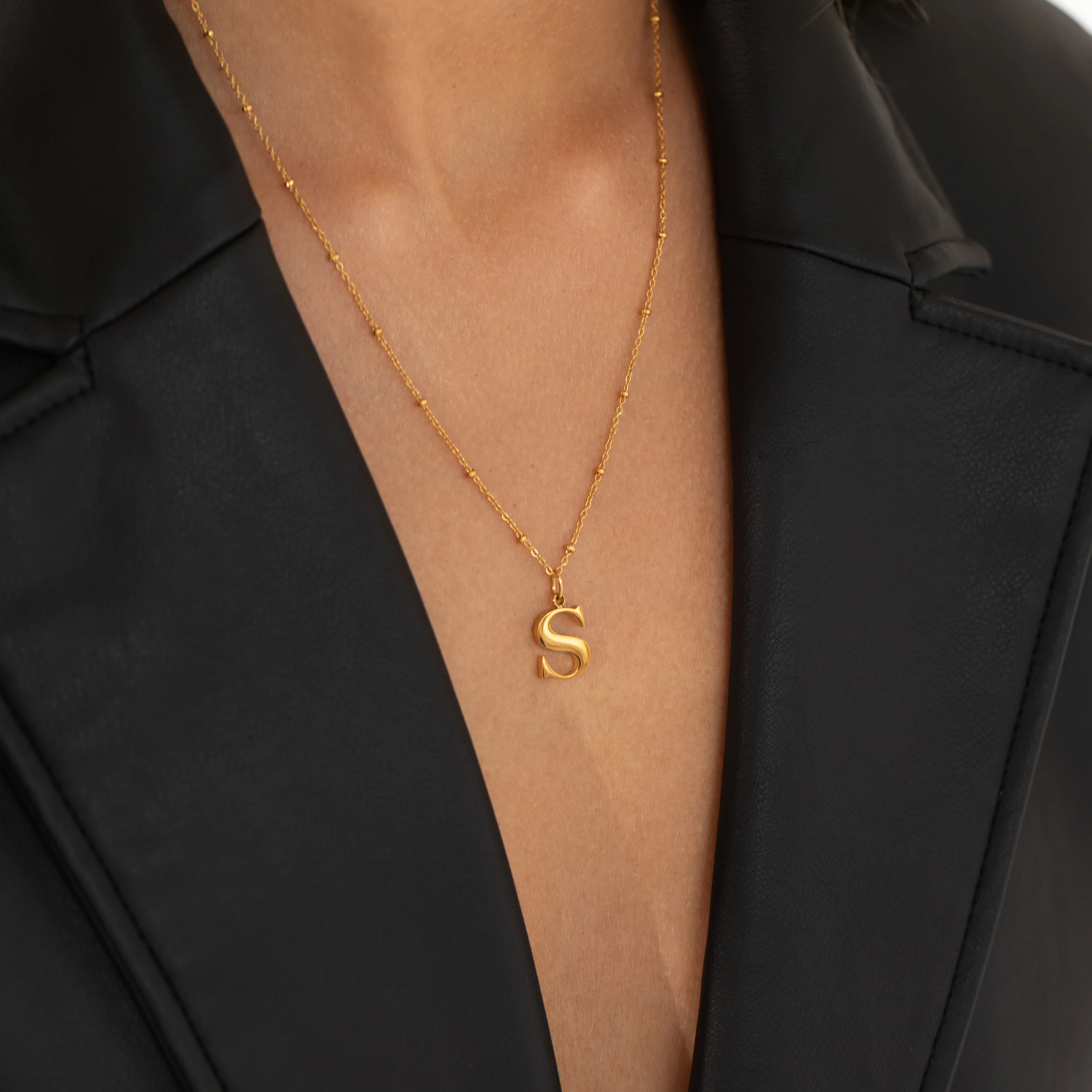 H Initial Necklace Gold - Image 6