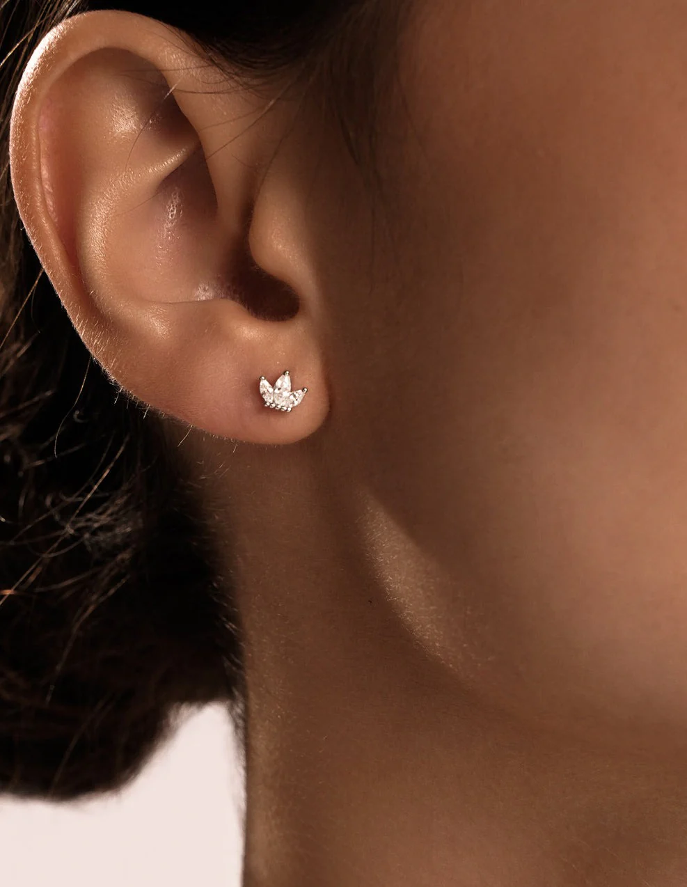 Jewel Crown Stud Earring in Gold - Image 4