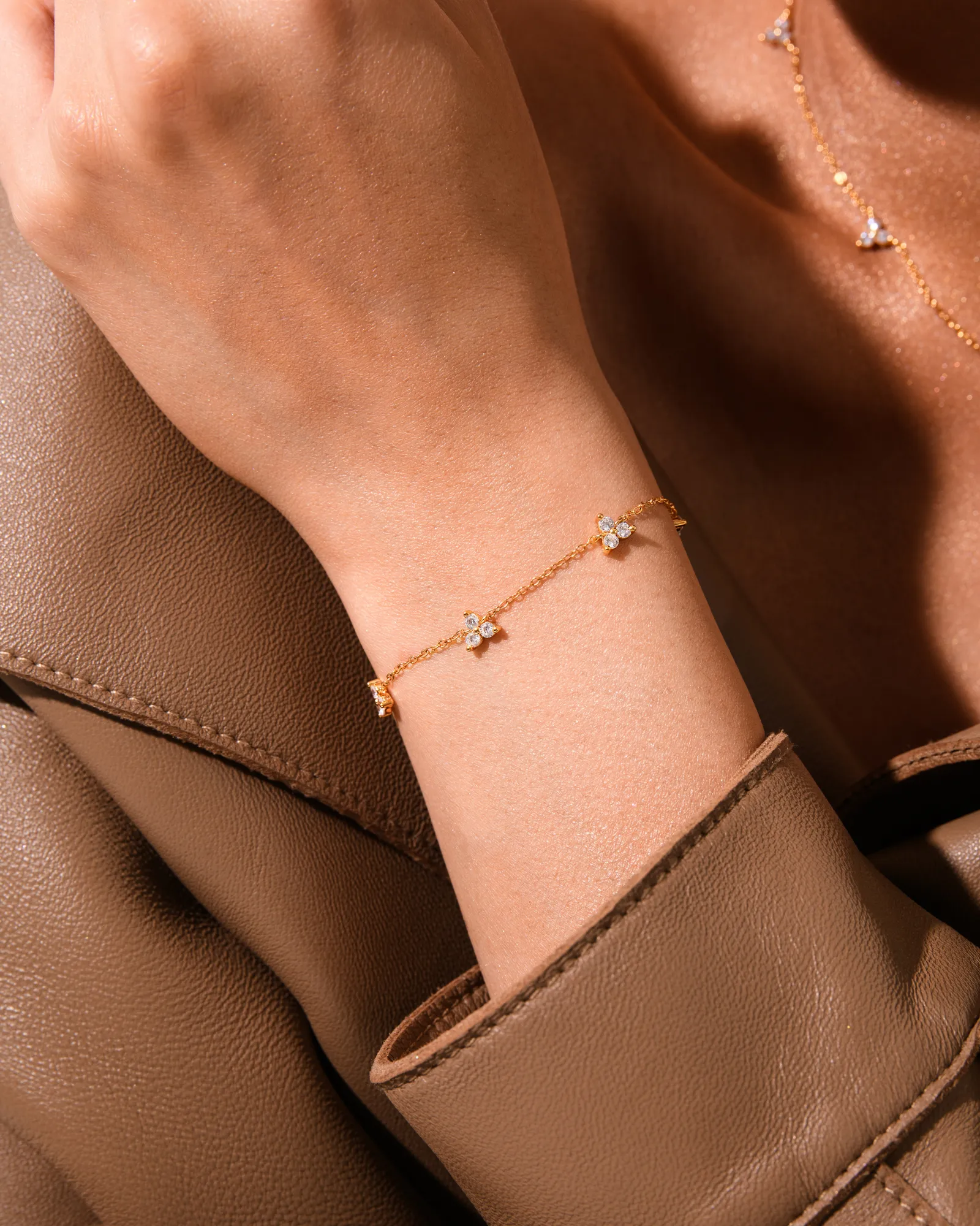 Trinity Infinity Bracelet Gold - Image 2